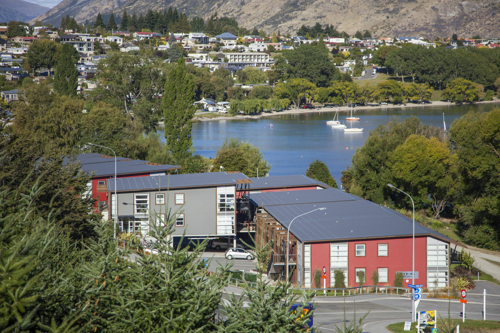 Mantra Marina Queenstown Aparthotel Exterior photo