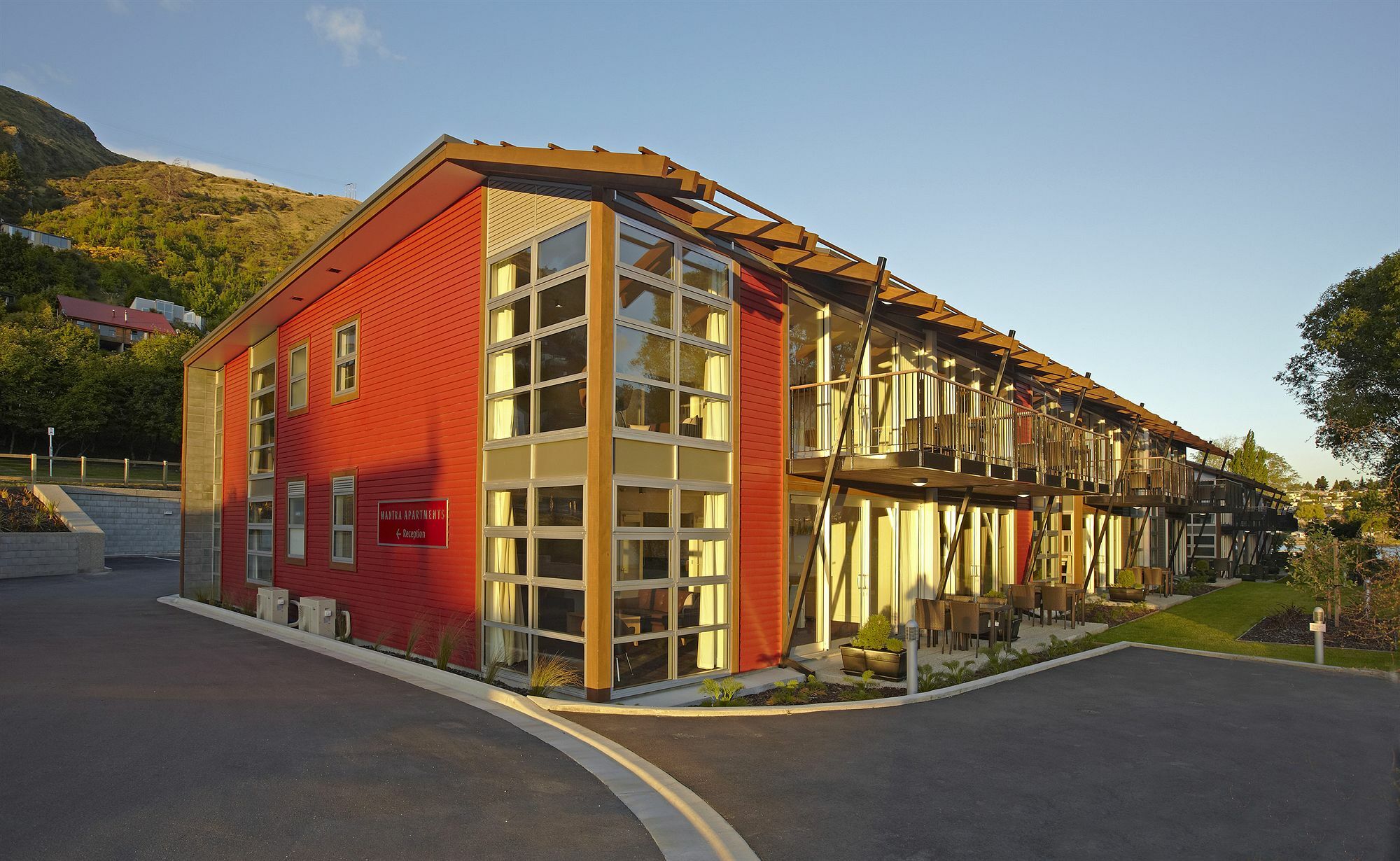 Mantra Marina Queenstown Aparthotel Exterior photo