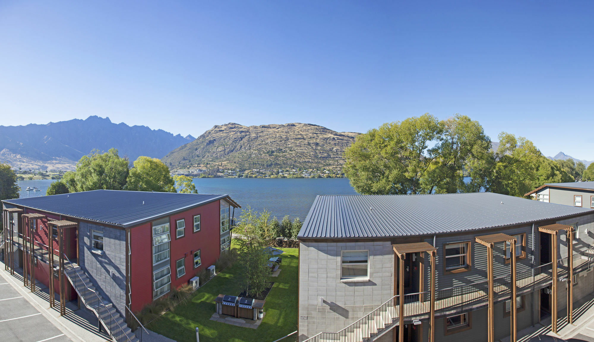 Mantra Marina Queenstown Aparthotel Exterior photo