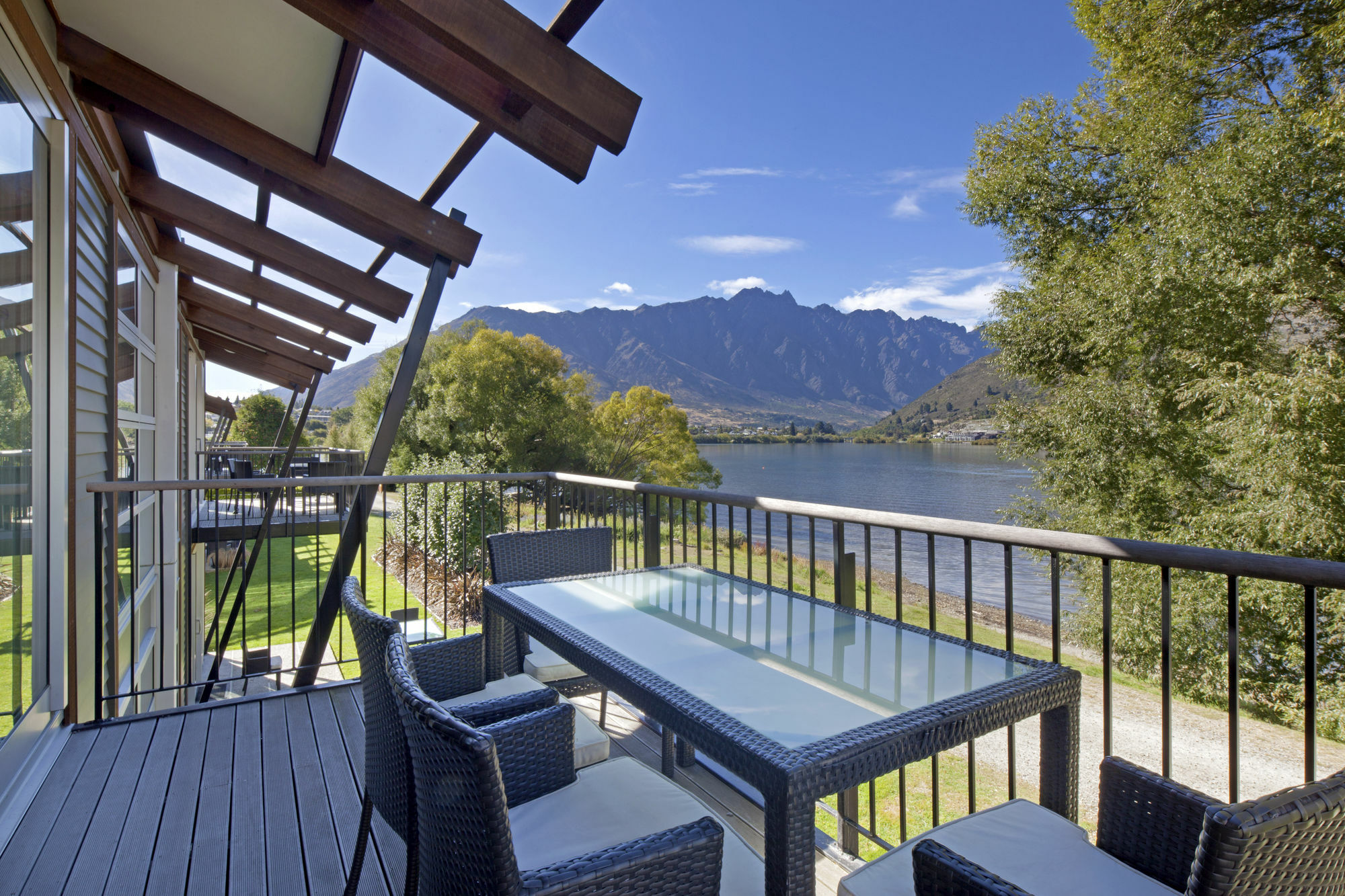 Mantra Marina Queenstown Aparthotel Exterior photo